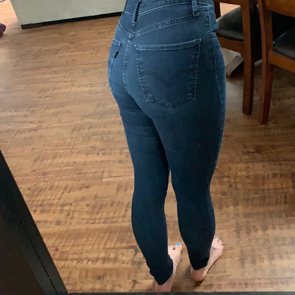 Levi’s - Picture 7 of 7